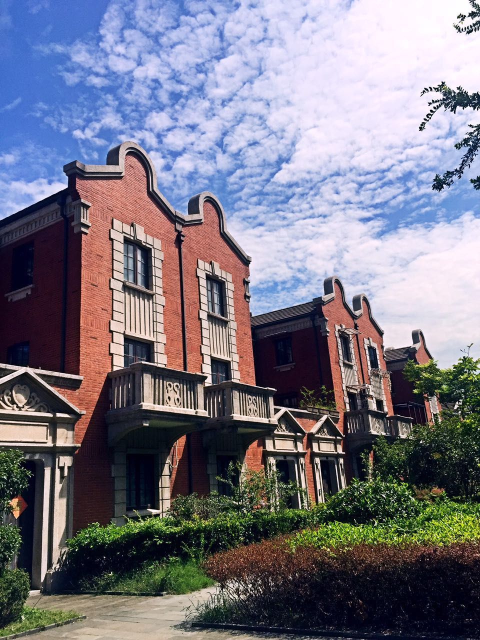 上海宝山石库门别墅